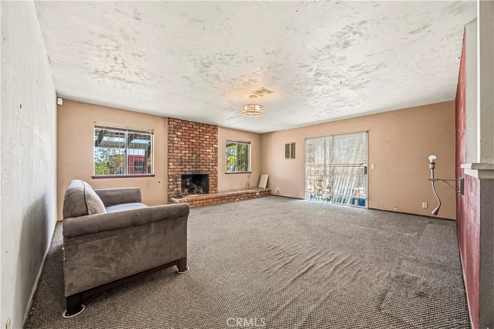 11273 Hesperia Road Hesperia, CA 92345