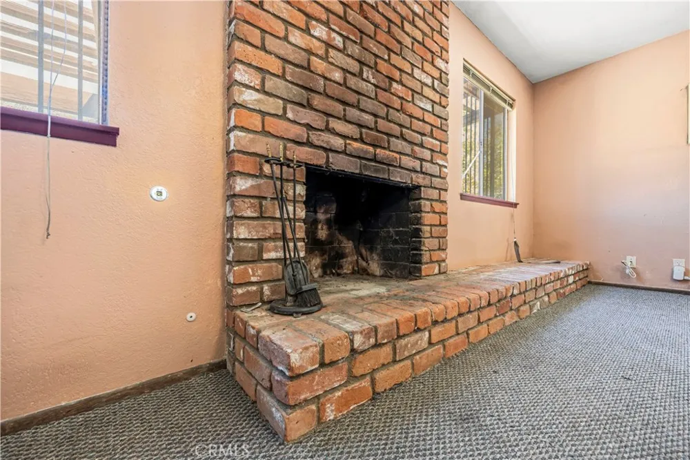 11273 Hesperia Road Hesperia, CA 92345