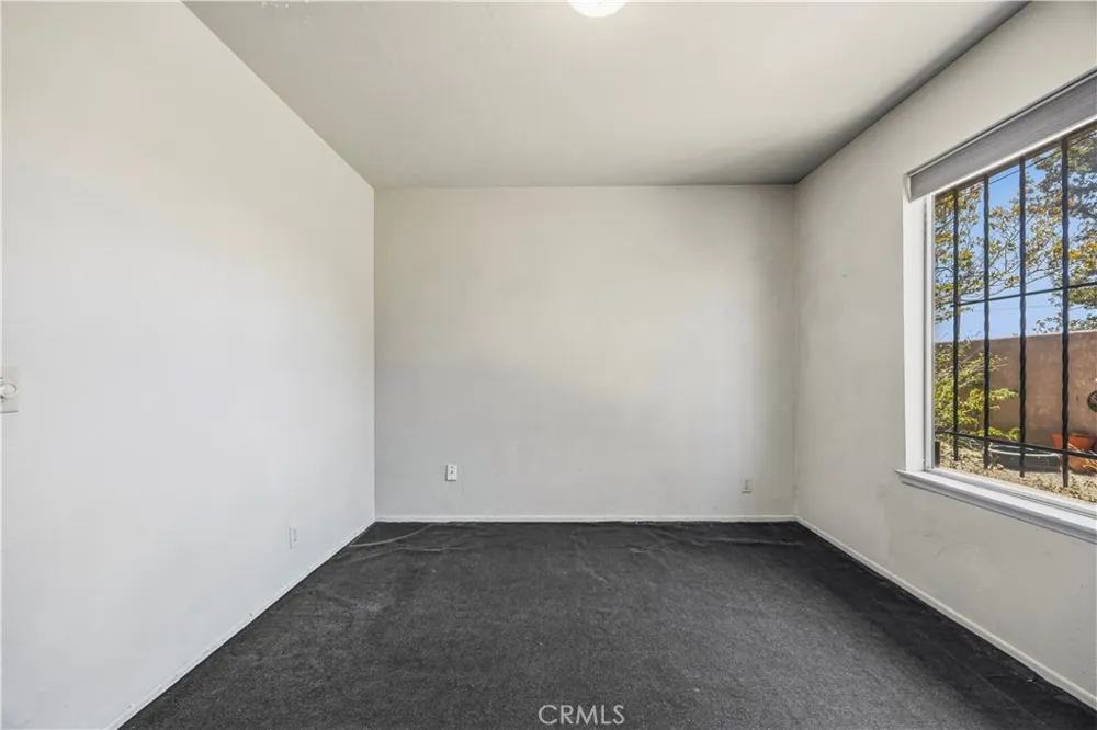 11273 Hesperia Road Hesperia, CA 92345