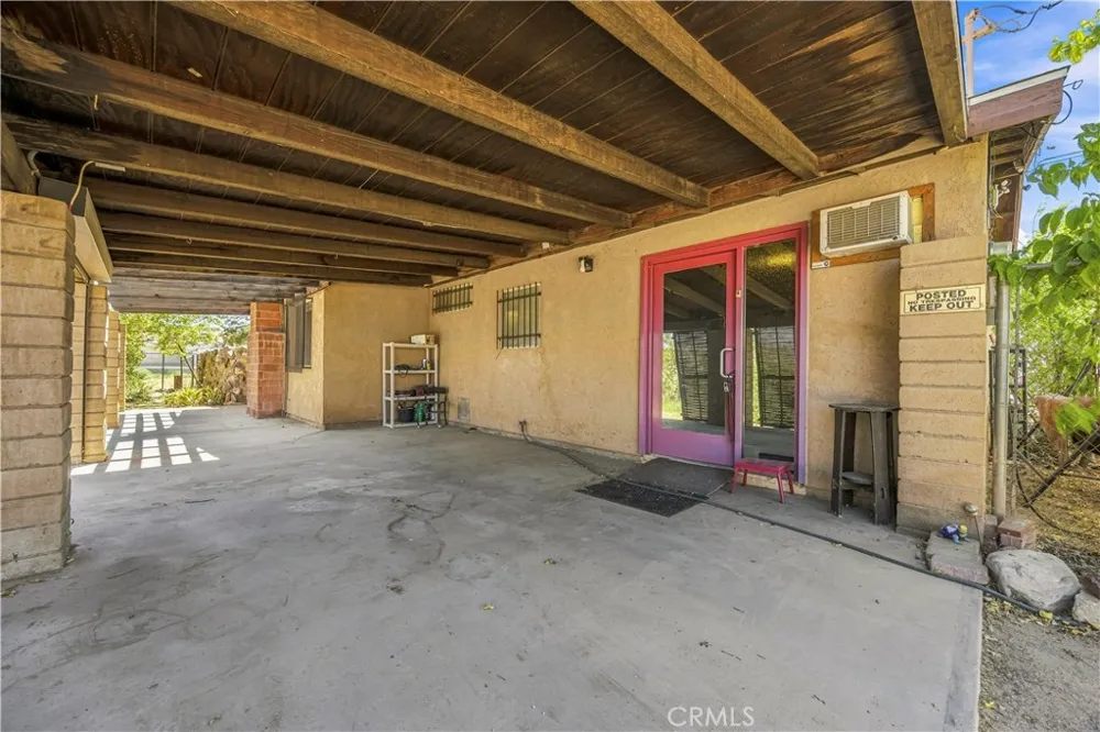 11273 Hesperia Road Hesperia, CA 92345