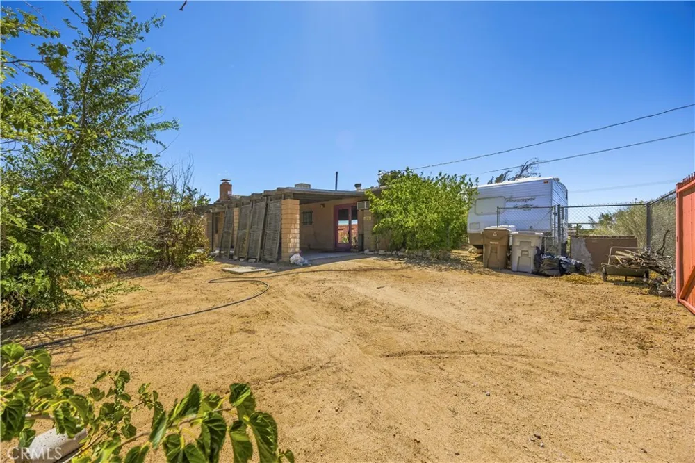 11273 Hesperia Road Hesperia, CA 92345