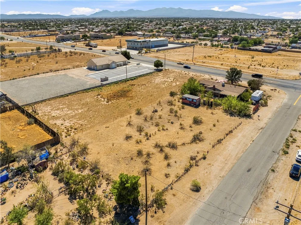 11273 Hesperia Road Hesperia, CA 92345
