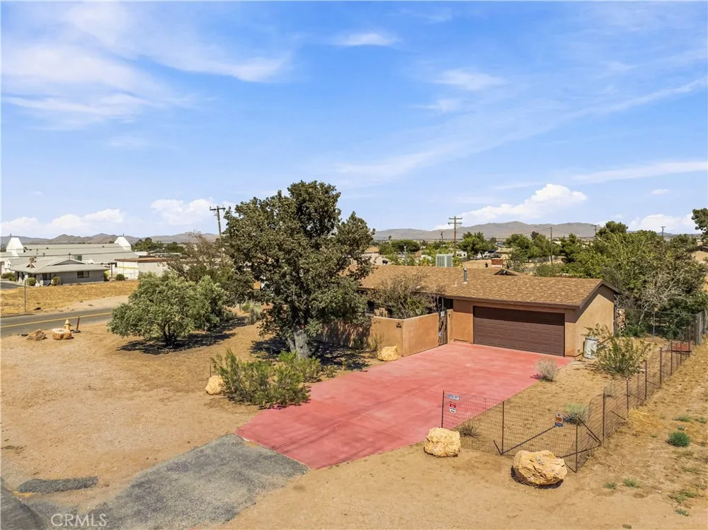 11273 Hesperia Road Hesperia, CA 92345