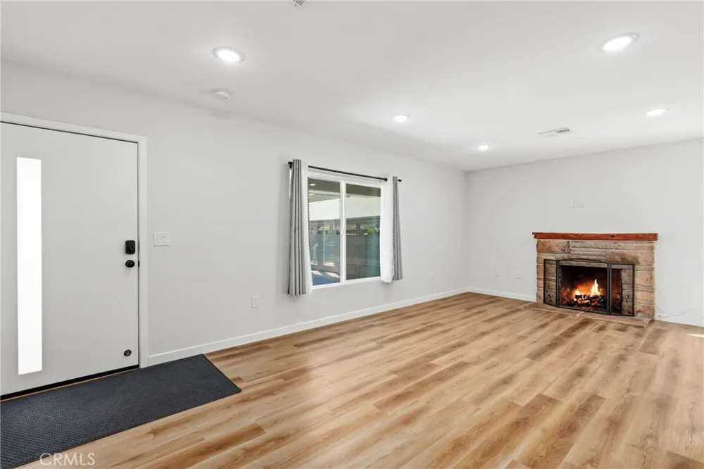 3095 College Avenue Costa Mesa, CA 92626