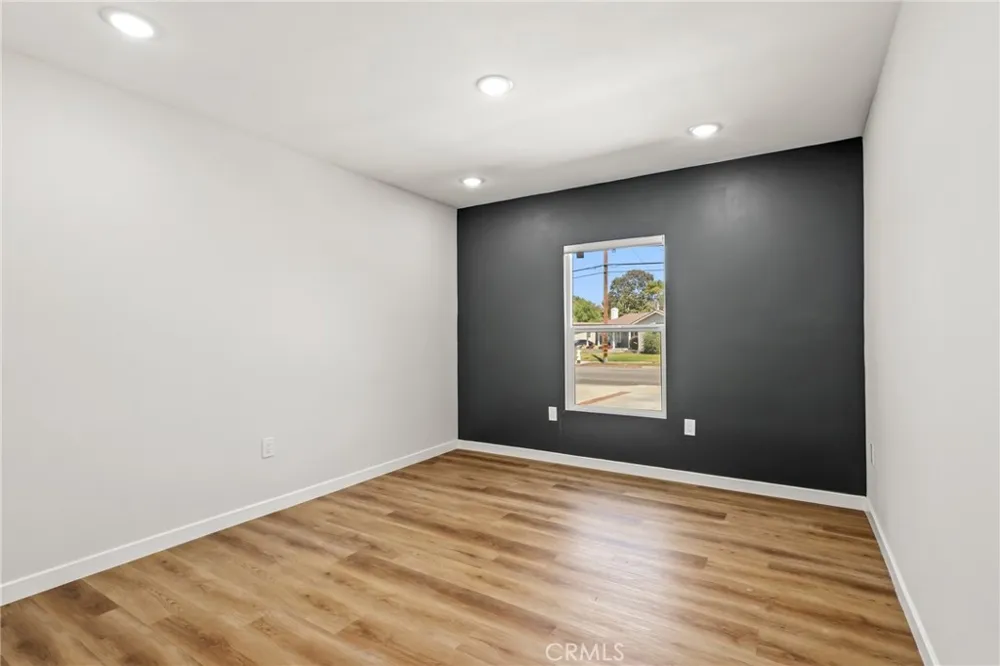 3095 College Avenue Costa Mesa, CA 92626