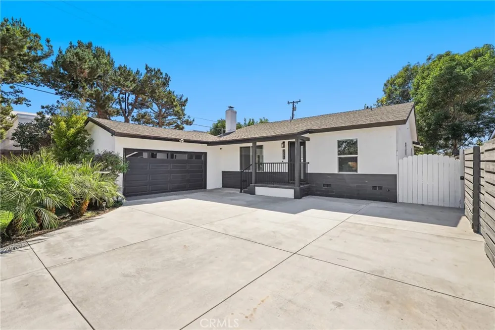 3095 College Avenue Costa Mesa, CA 92626