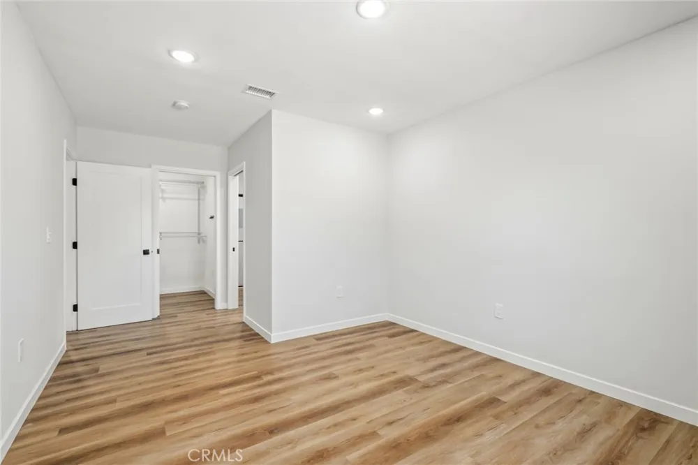 3095 College Avenue Costa Mesa, CA 92626