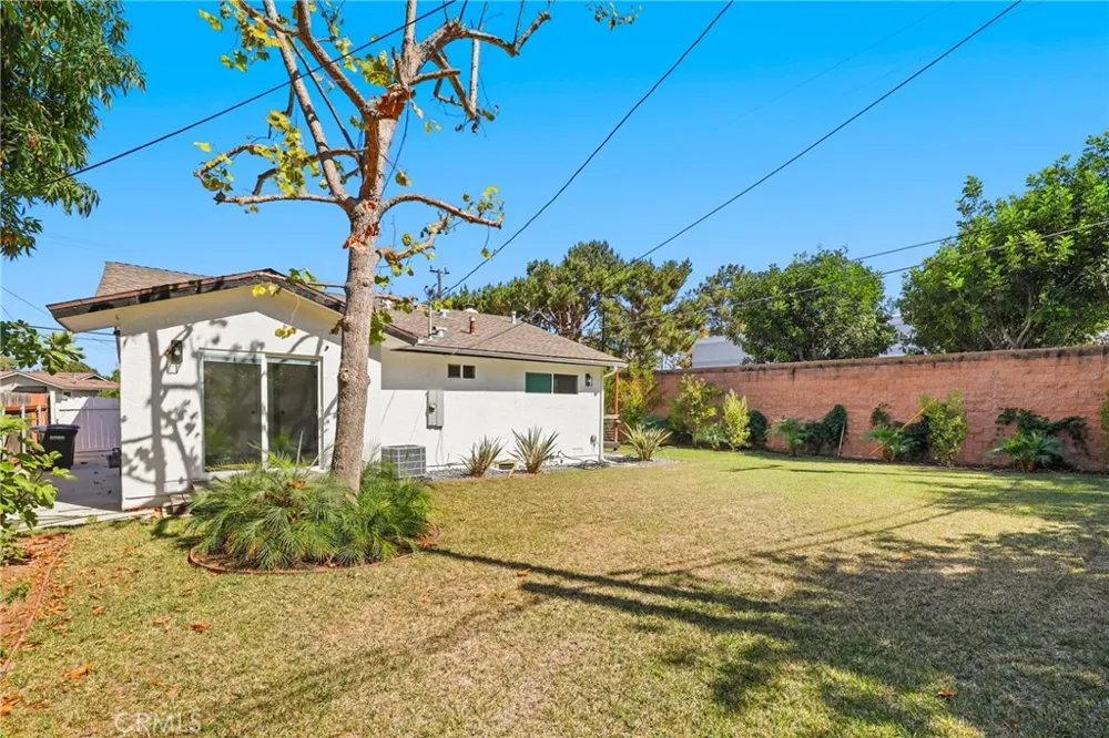 3095 College Avenue Costa Mesa, CA 92626