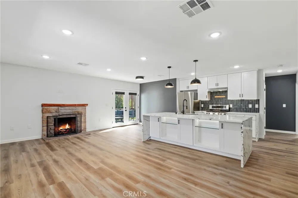 3095 College Avenue Costa Mesa, CA 92626