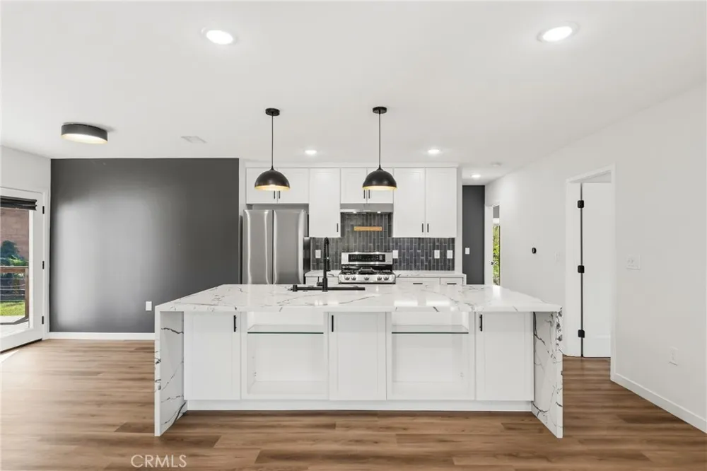 3095 College Avenue Costa Mesa, CA 92626