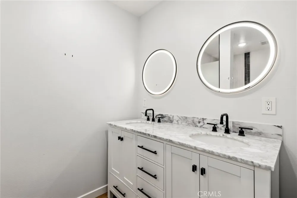 3095 College Avenue Costa Mesa, CA 92626