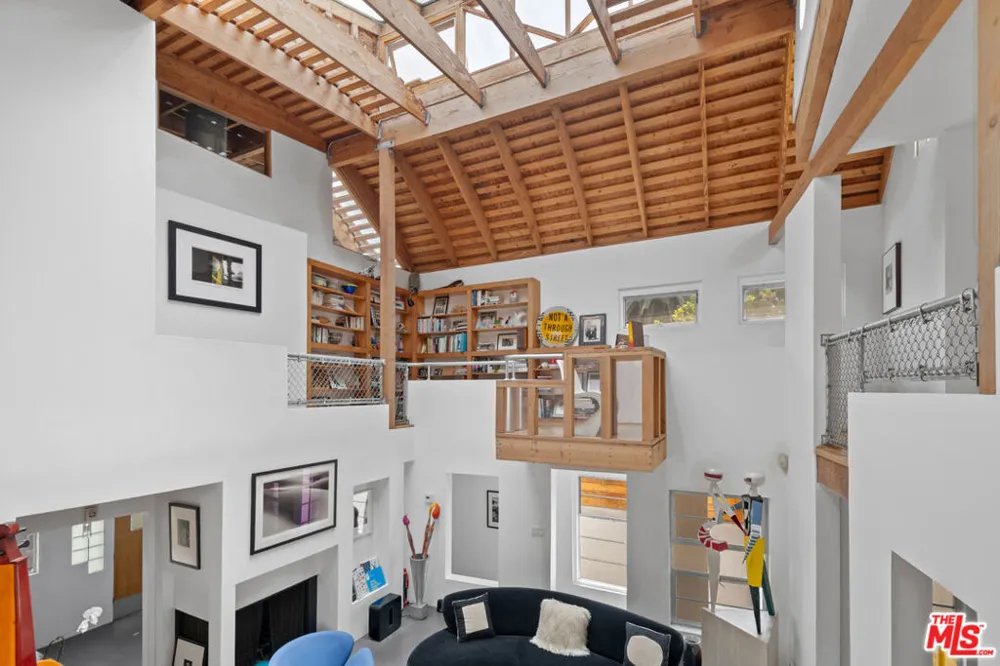 229 San Juan Avenue Los Angeles, CA 90291