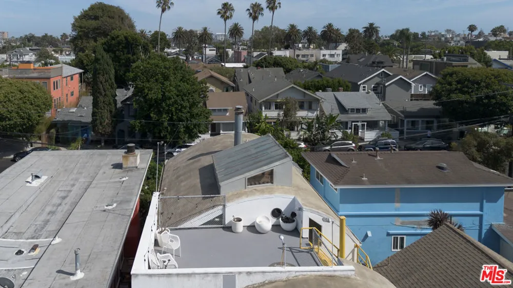 229 San Juan Avenue Los Angeles, CA 90291