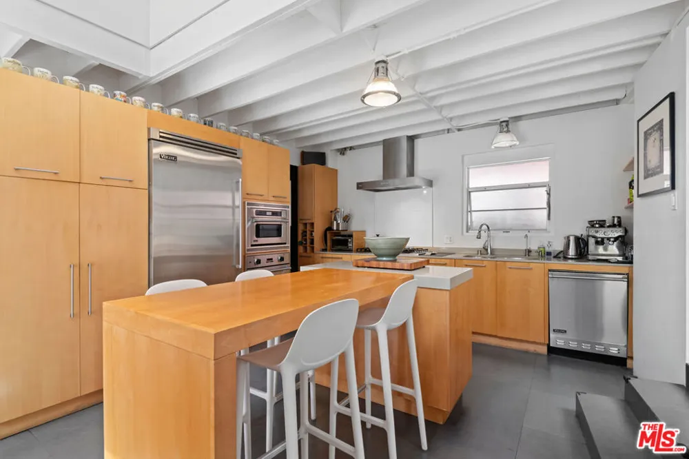 229 San Juan Avenue Los Angeles, CA 90291