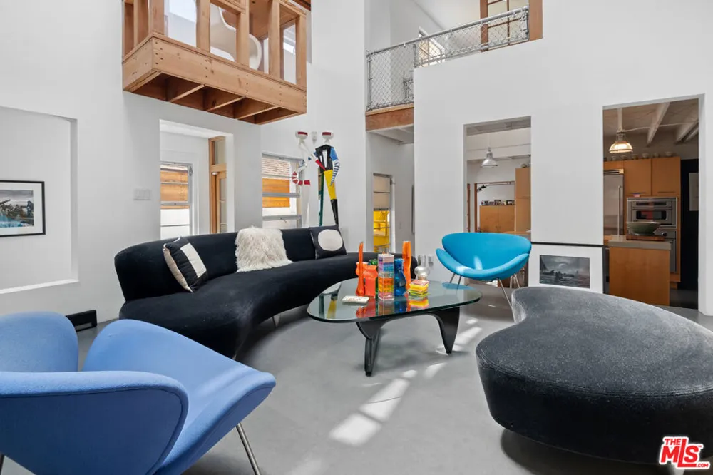 229 San Juan Avenue Los Angeles, CA 90291