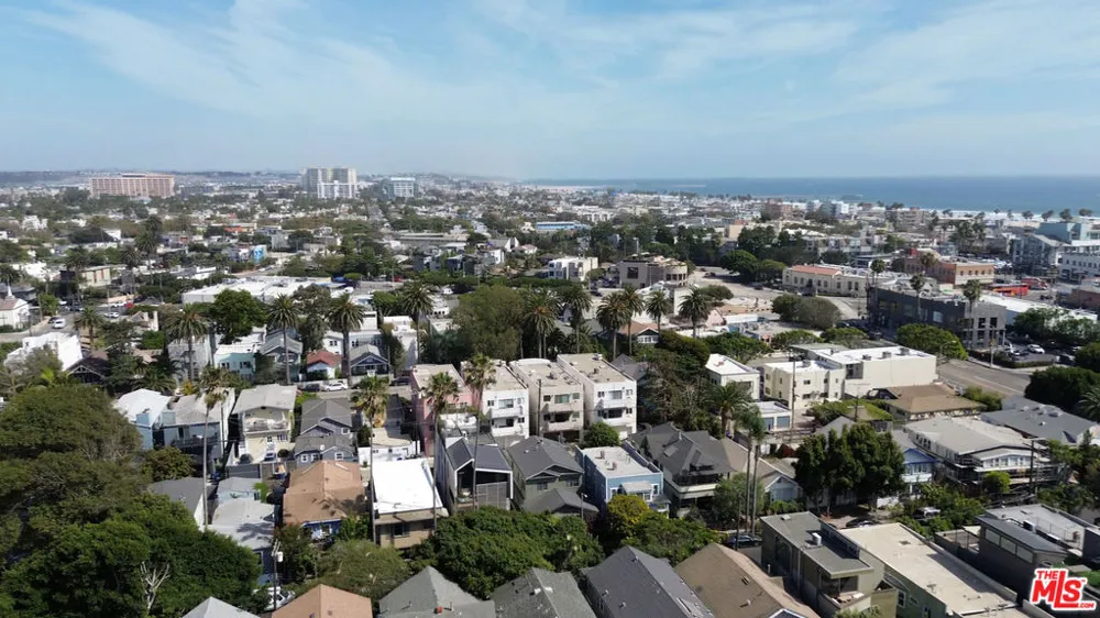 229 San Juan Avenue Los Angeles, CA 90291