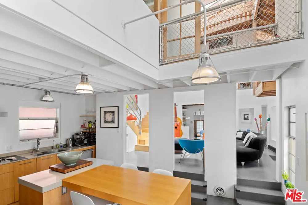 229 San Juan Avenue Los Angeles, CA 90291