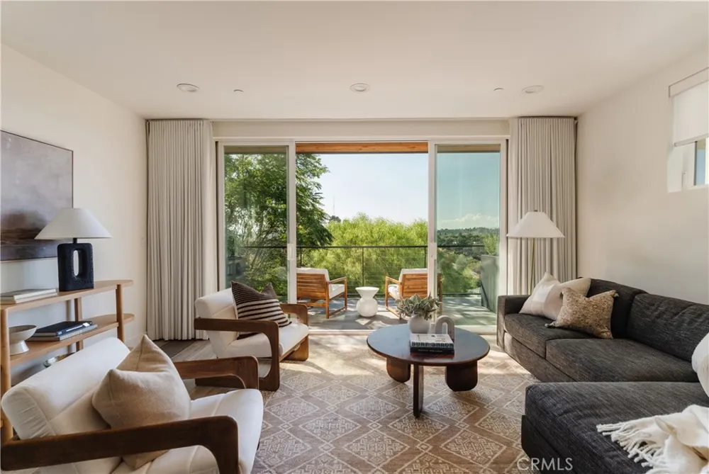3215 Amethyst St Los Angeles, CA 90032
