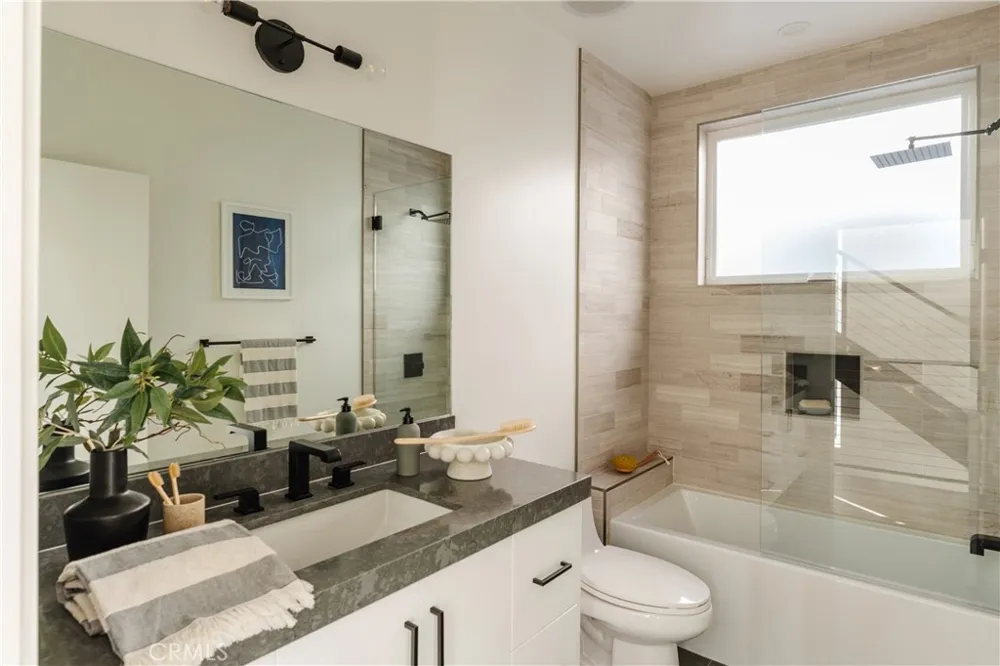 3215 Amethyst St Los Angeles, CA 90032