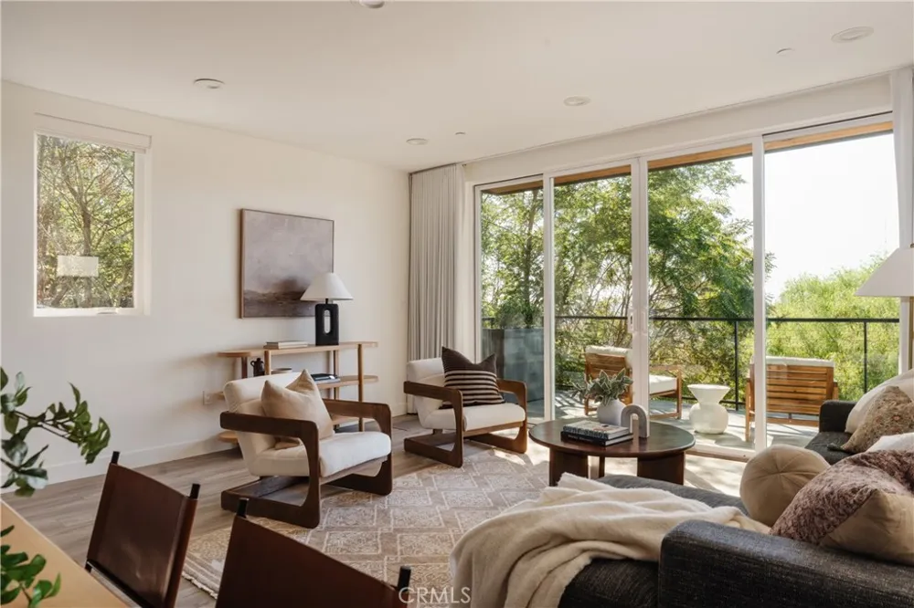 3215 Amethyst St Los Angeles, CA 90032