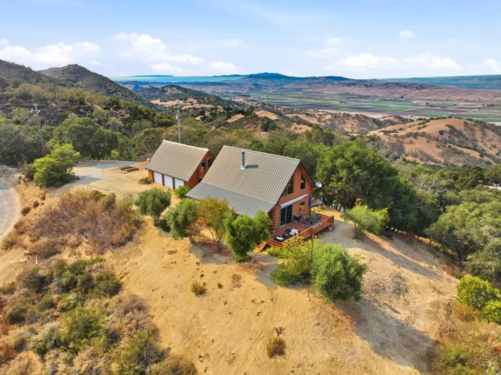 6425 San Juan Canyon Road San Juan Bautista, CA 95045