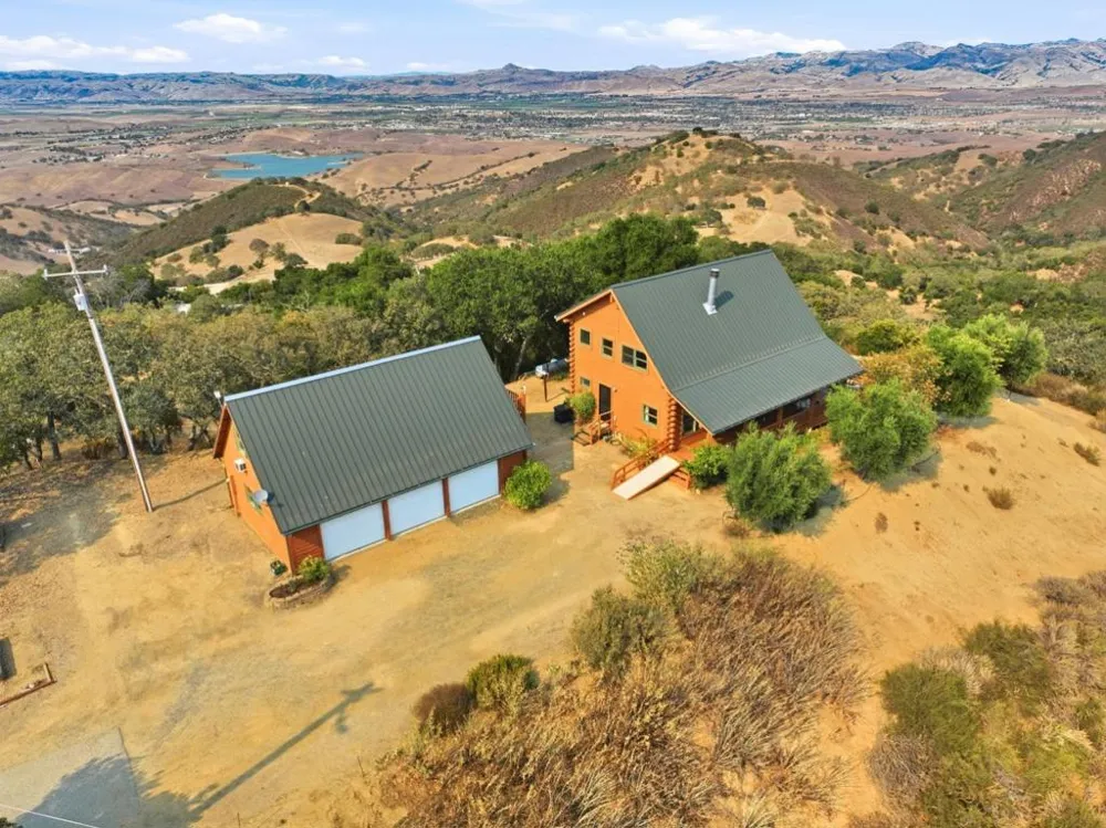 6425 San Juan Canyon Road San Juan Bautista, CA 95045