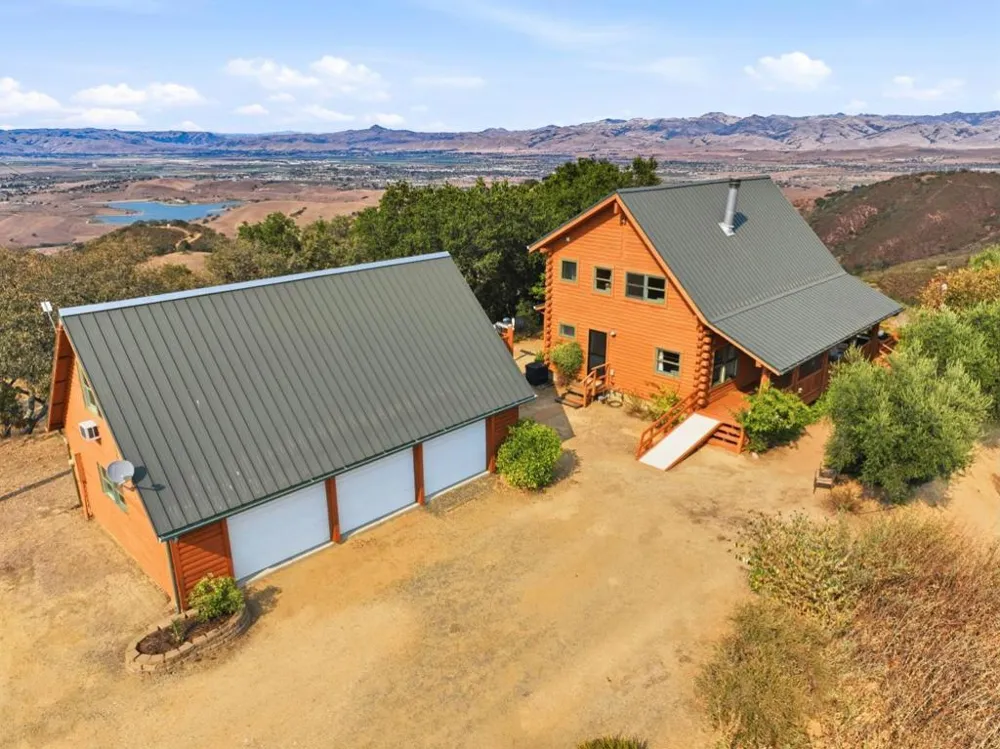 6425 San Juan Canyon Road San Juan Bautista, CA 95045