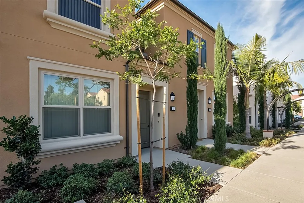 61 Fairymoss Irvine, CA 92620