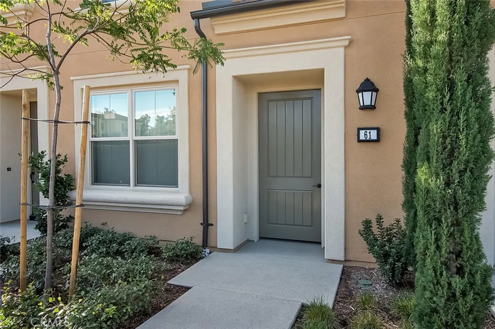 61 Fairymoss Irvine, CA 92620