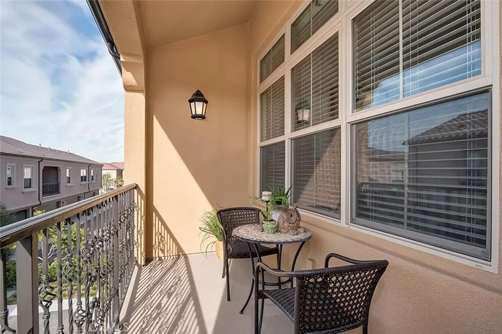 61 Fairymoss Irvine, CA 92620