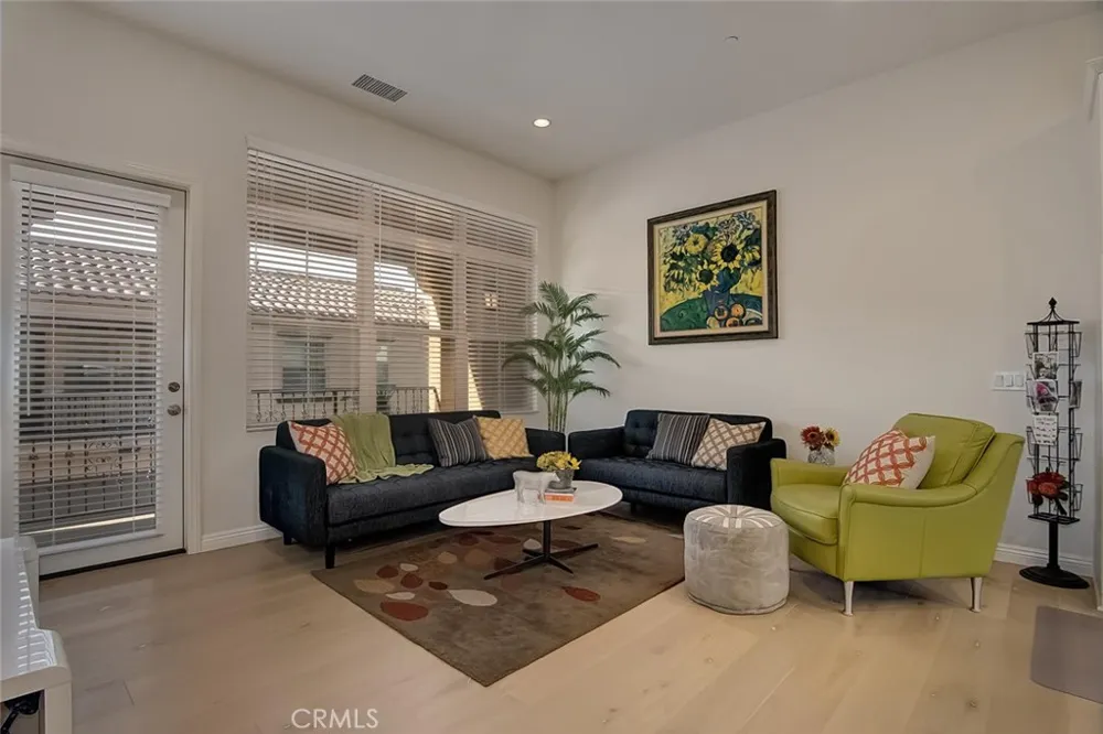61 Fairymoss Irvine, CA 92620