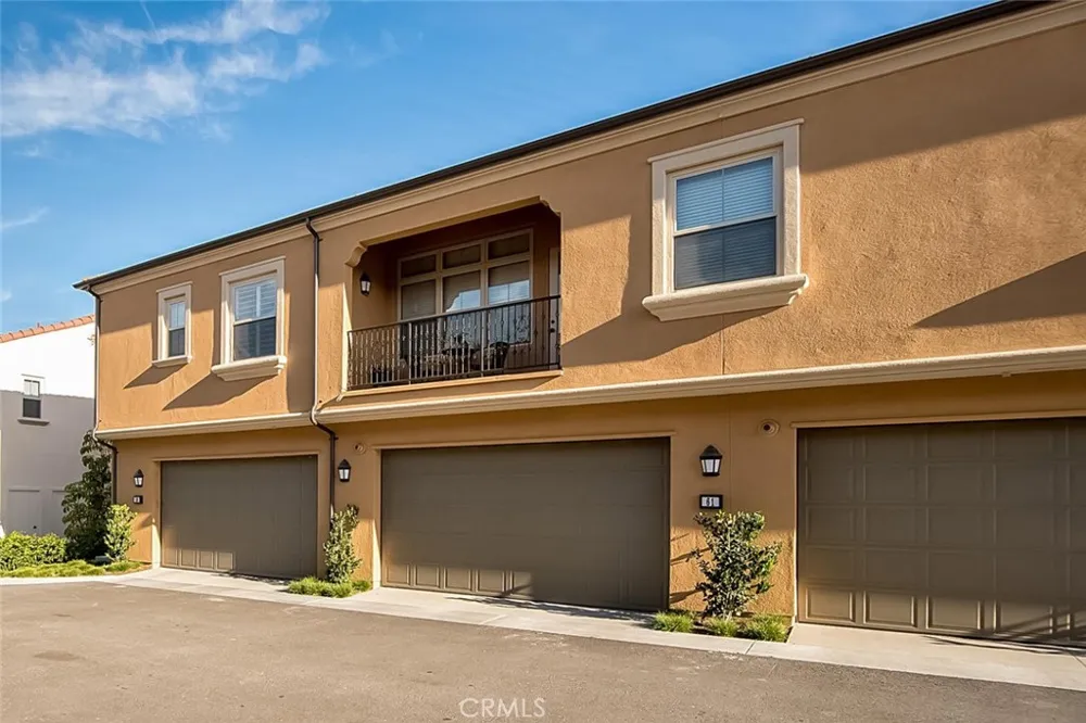 61 Fairymoss Irvine, CA 92620