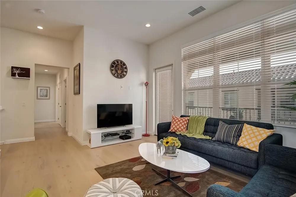 61 Fairymoss Irvine, CA 92620