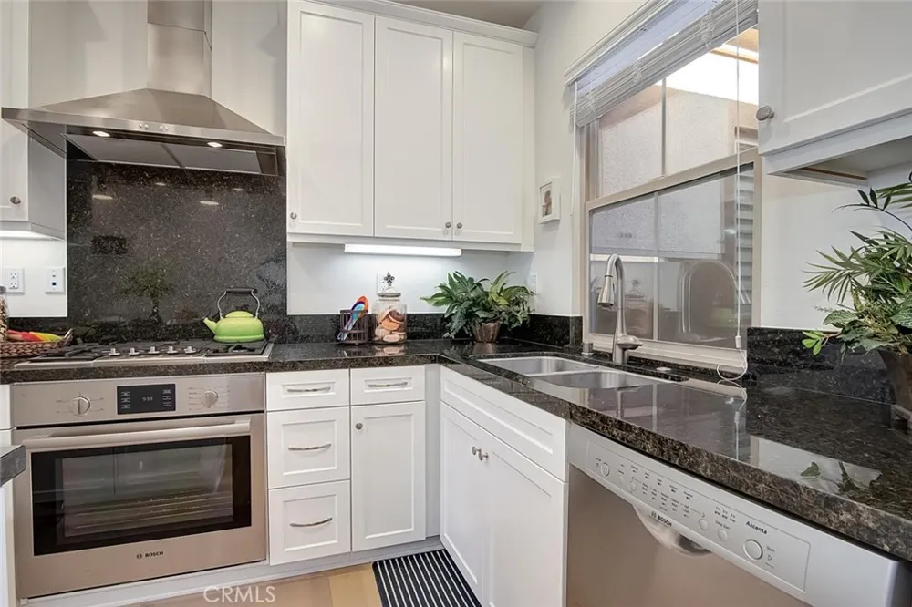 61 Fairymoss Irvine, CA 92620