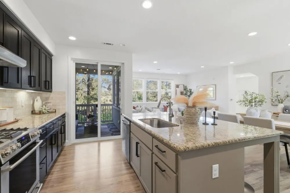102 Lemmon Terrace Sunnyvale, CA 94086