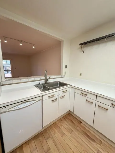 173 Sierra Vista Avenue #14 Mountain View, CA 94043
