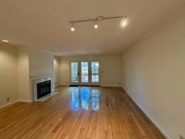 173 Sierra Vista Avenue #14 Mountain View, CA 94043