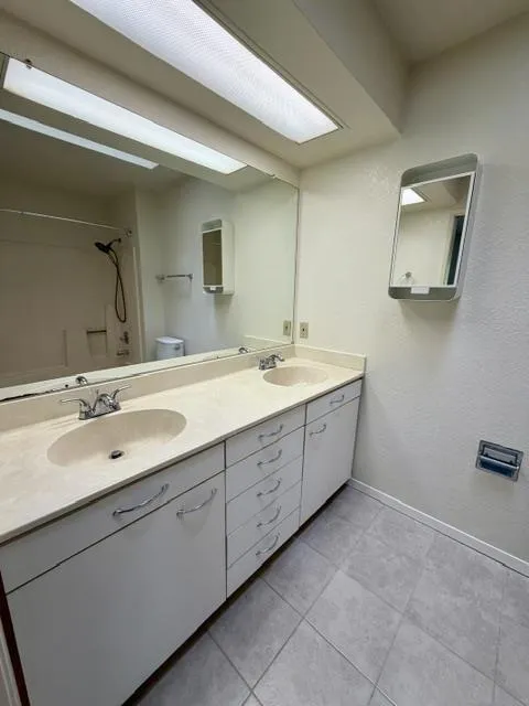 173 Sierra Vista Avenue #14 Mountain View, CA 94043