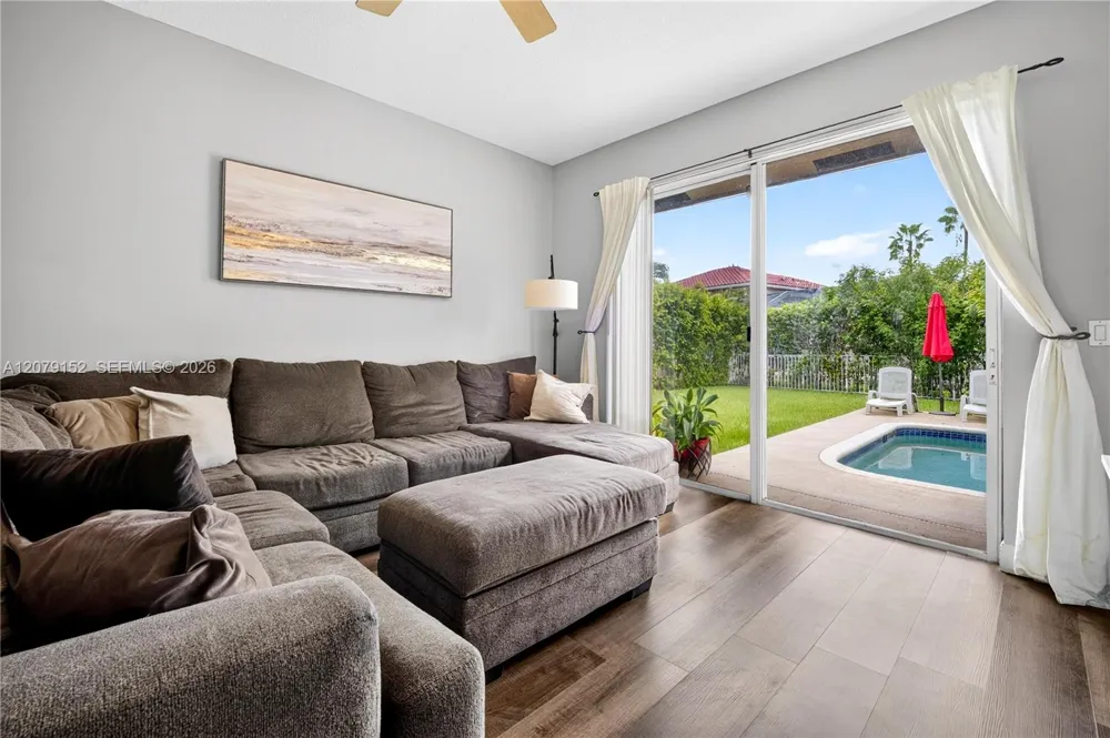 11625 NW 48th St Coral Springs, FL 33076