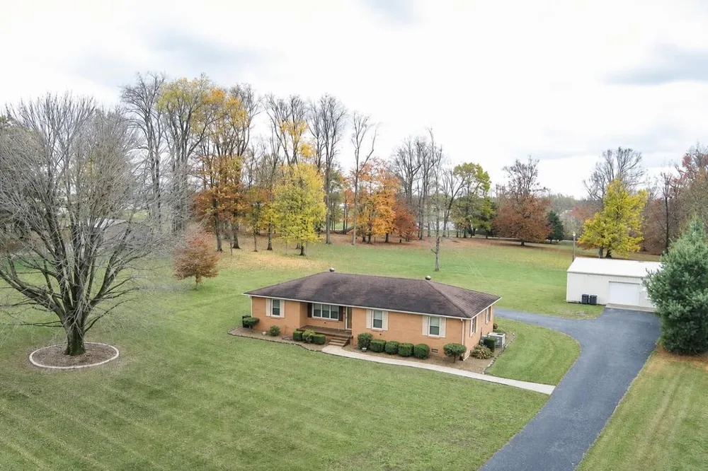 1200 Sullivan Dr Lafayette, TN 37083