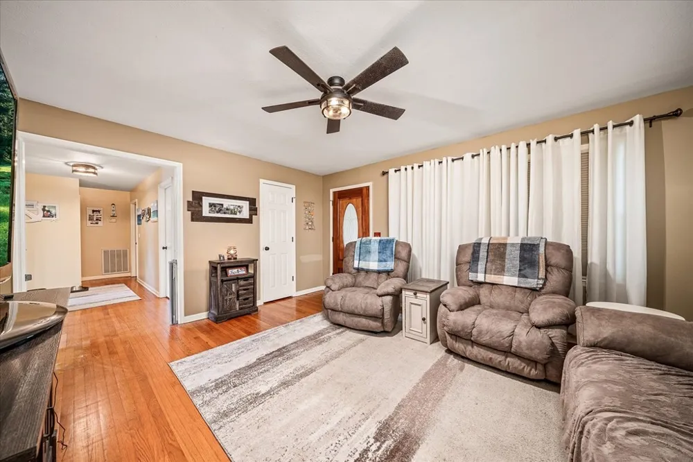 1200 Sullivan Dr Lafayette, TN 37083