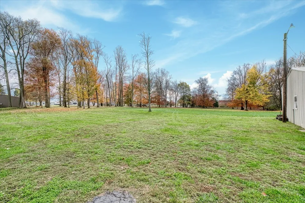 1200 Sullivan Dr Lafayette, TN 37083