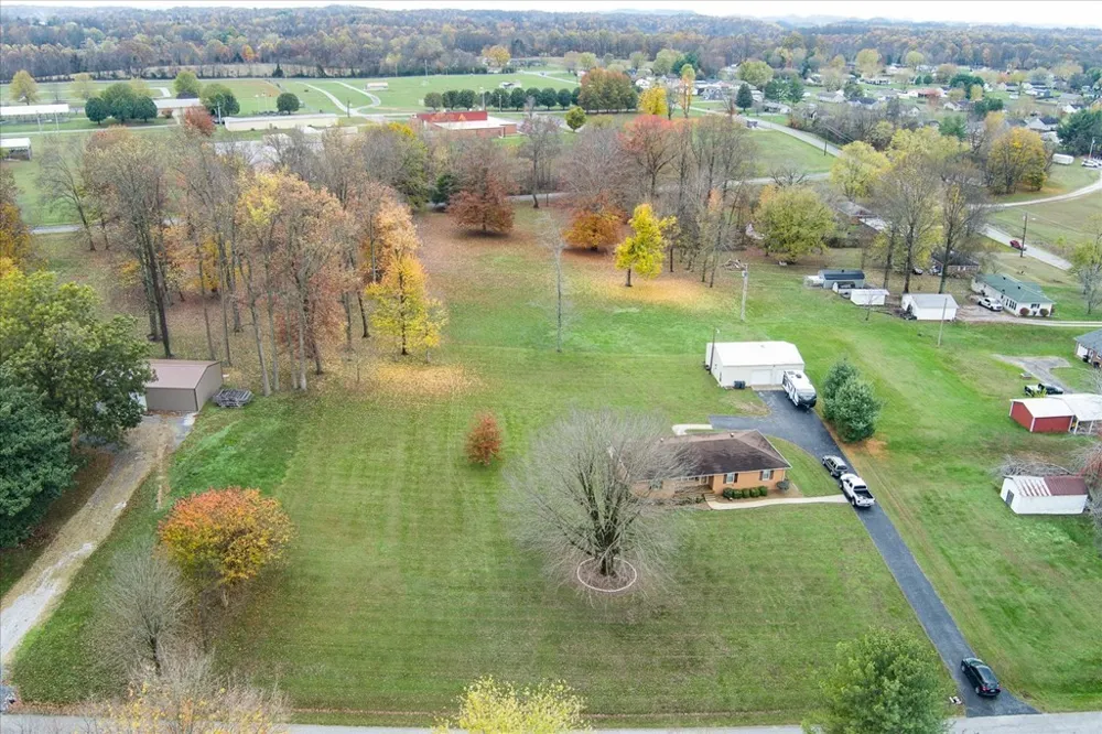 1200 Sullivan Dr Lafayette, TN 37083