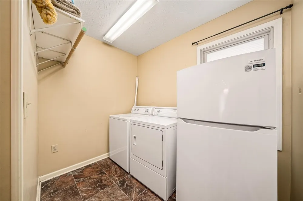 1200 Sullivan Dr Lafayette, TN 37083