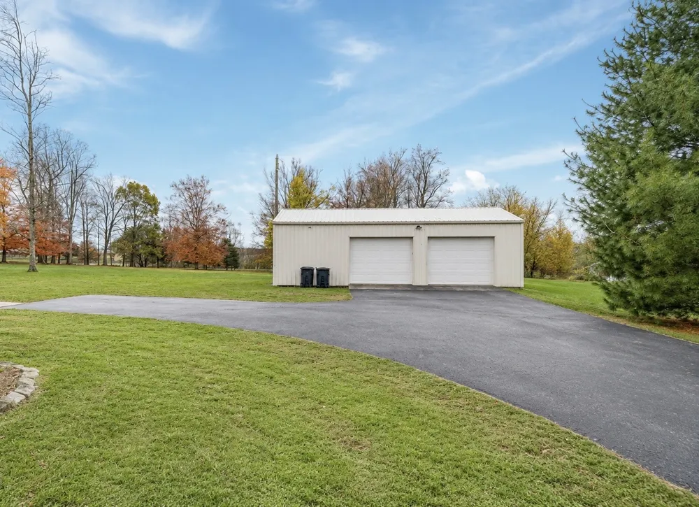 1200 Sullivan Dr Lafayette, TN 37083