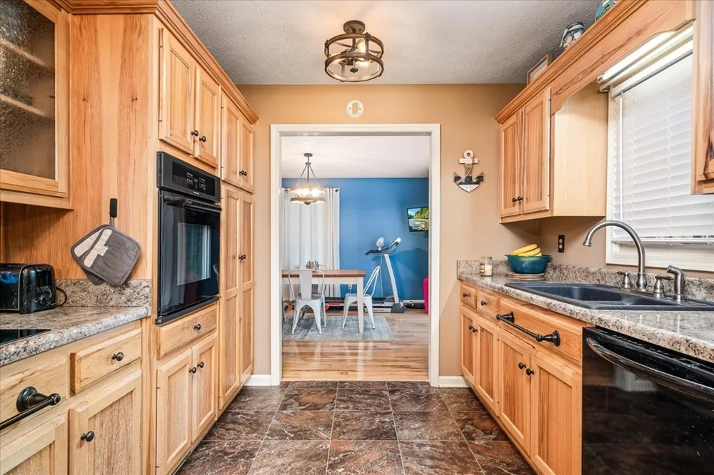 1200 Sullivan Dr Lafayette, TN 37083