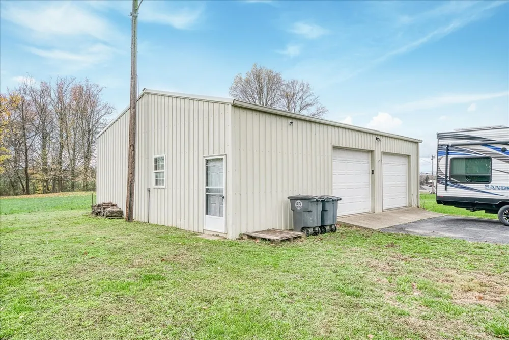 1200 Sullivan Dr Lafayette, TN 37083