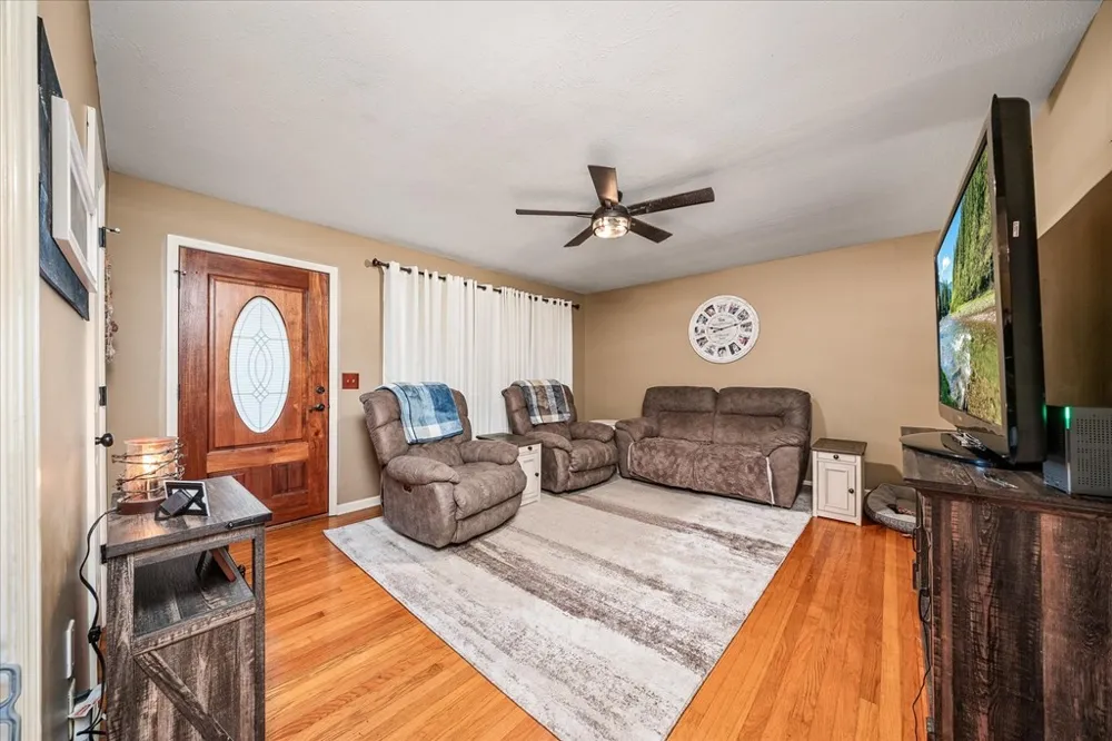 1200 Sullivan Dr Lafayette, TN 37083