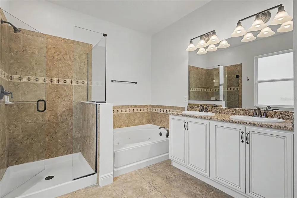 10530 MEDFORD LAKE DRIVE Riverview, FL 33578