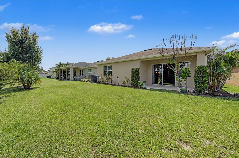 10530 MEDFORD LAKE DRIVE Riverview, FL 33578